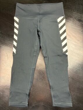 VMMA Athletic Capris Black Large